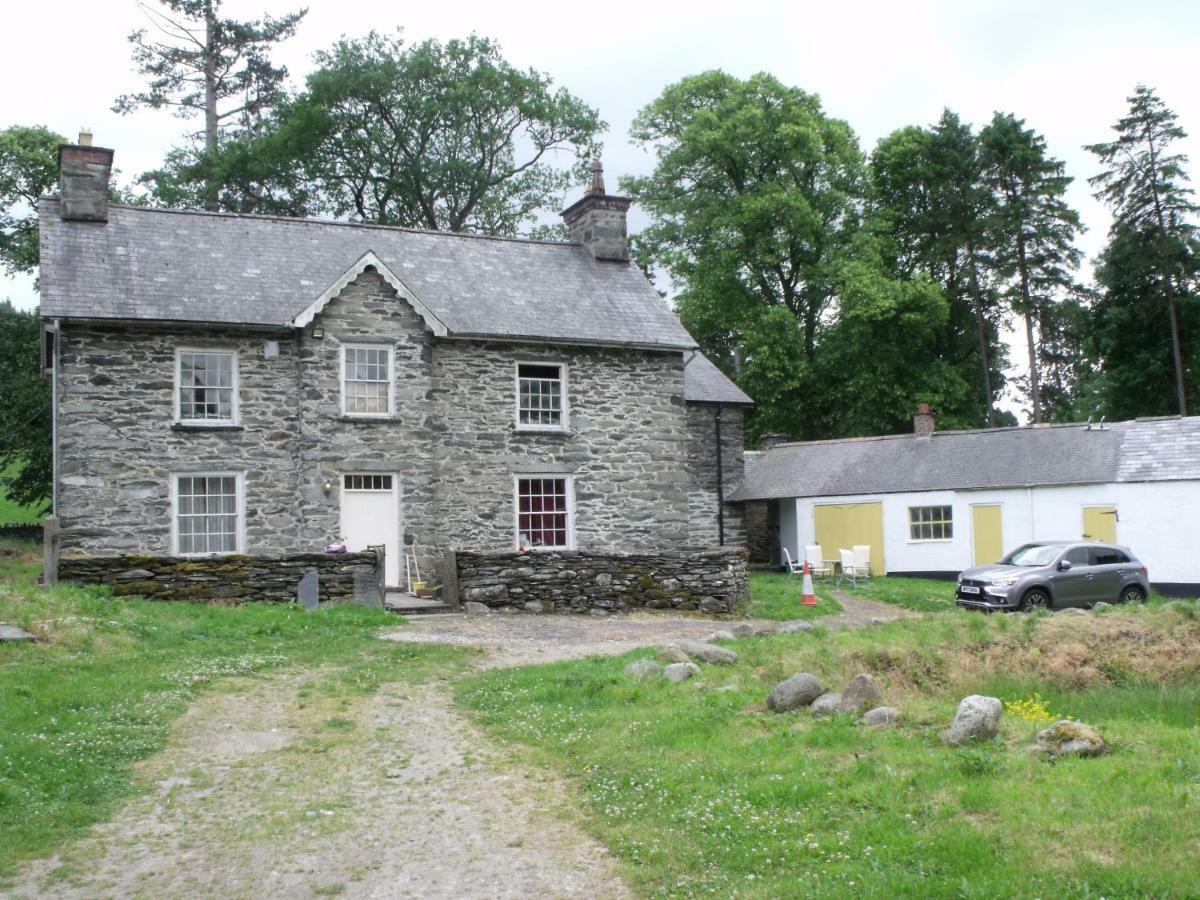 Cosy Ground Floor Disabled Friendly Room In Farm House Llandderfel Екстер'єр фото
